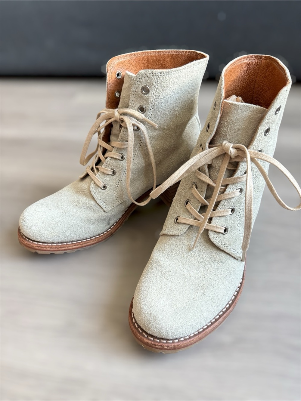 Frye Sabrina 6G Lace-Up Suede Boot